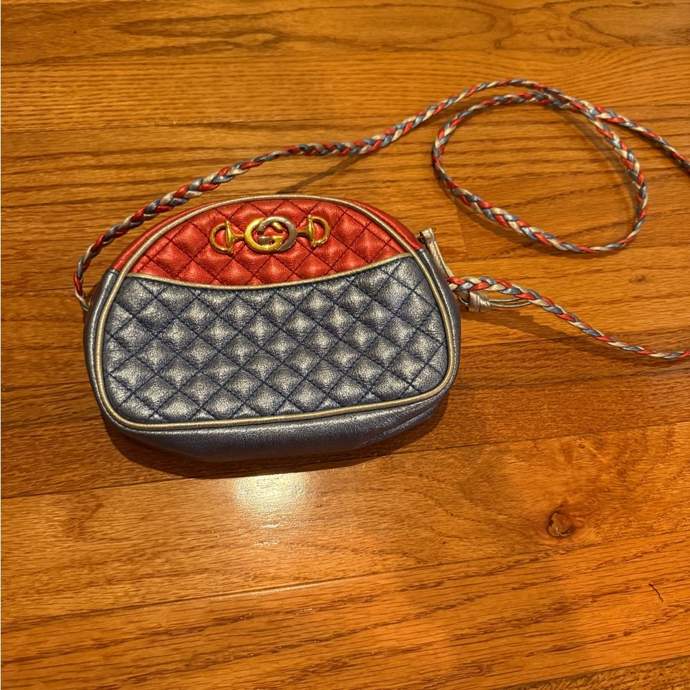 Gucci Trapuntata Crossbody bag used authentic
